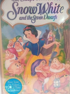 Walt Disney's VHS 1994 Snow White and the Seven Dwarfs BRAND NEW Factory Sealed! - Picture 1 of 5