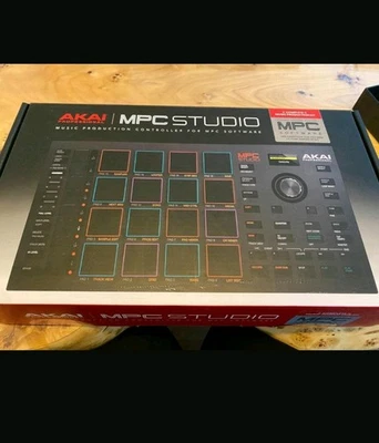 Akai Professional MPC Studio 16 Pads Sampler Controller Schwarz Neuwertig - Bild 1 von 3