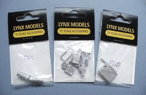 3 Packs Lynx White Metal 7mm Scale O - Station Porter + Barrow Churns & Scales - Picture 1 of 1
