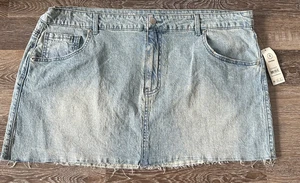 Mini falda vaquera de mezclilla No Boundaries dobladillo crudo azul enzima claro juniors XXL 20 - Imagen 1 de 3