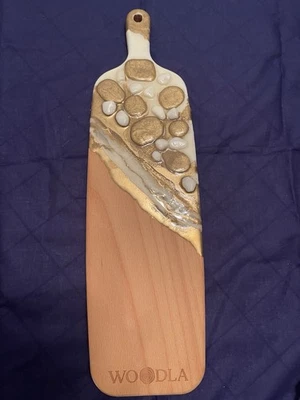 Tabla de queso madera, resina charcutería/tablero de mantequilla para servir con mango Foto 1 de 4