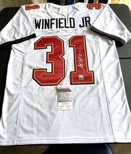 Camiseta de fútbol blanca autografiada de Antoine Winfield Jr Tampa Bay Bucs XL CERTIFICADO DE AUTENTICIDAD JSA - Imagen 1 de 24