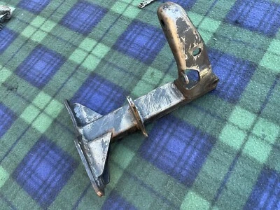 Suporte para compressor CA Mercedes-Benz R107 C107 450SL 450SLC - Imagem 1 de 4