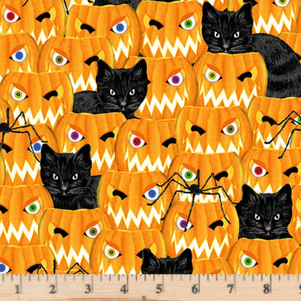 Creepy And Kooky Glow in the Dark Cats with Pumpkins 棉织物 半码 — 第 1/1 张图片