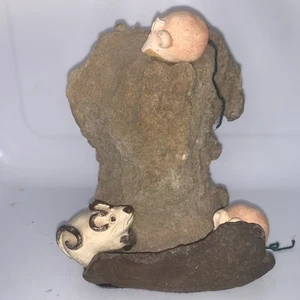 ART POTTERY Figurine Mice On A Rock 12cm Tall - Picture 1 of 8