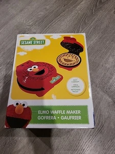 ELMO Sesame Street Waffle Maker Kids Cooking Fun New Open Box - Picture 1 of 3