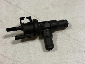 2016-2024 BMW 330I 230I F22 G20 - FUEL TANK Breather Valve 7643106 OEM - Picture 1 of 6