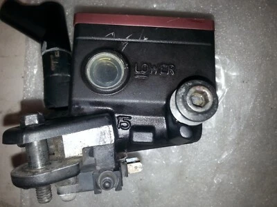 2015 YAMAHA FJ09 | FRONT RIGHT BRAKE MASTER CYLINDER RESERVOIR | USED OEM - Image 1 of 4