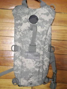 US Military Thermobak 3L Camelbak 100 OZ Hydration System Carrier ONLY Digi Camo - Picture 1 of 7