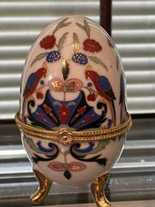 Porcelain Egg Jewelry Ring Trinket Box Gold Colored Footed Bird of Paradise Vtg - Picture 1 of 11