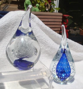 2 Signed Adam Jablonski Crystal Cobalt Blue Tear Drop Art Glass Paperweights - Picture 1 of 14