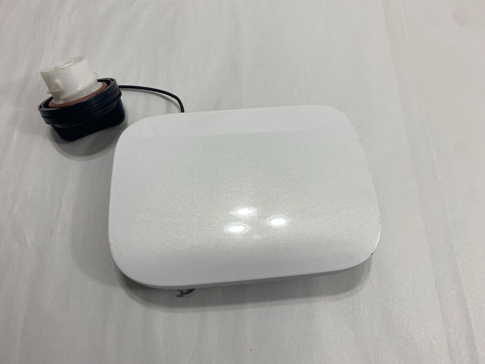 08-10 Infiniti M35 M45 Tapa de combustible Tapa de puerta Cubierta  Foto 1 de 4