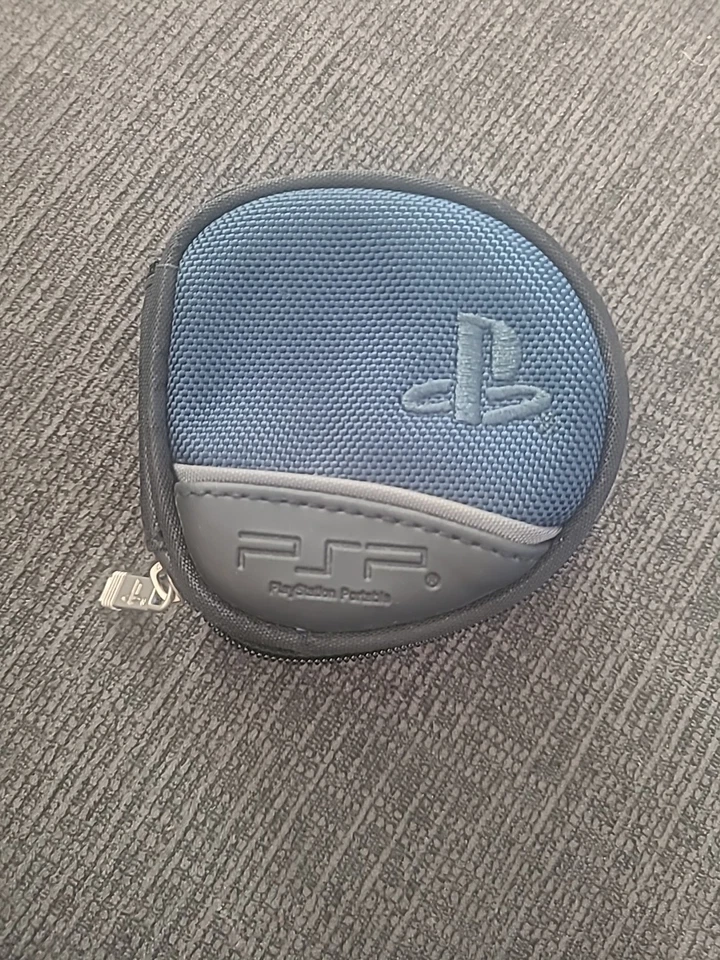 Estojo de transporte de jogos Sony Psp azul e preto 8 jogos armazenamento R.D.S. Usado... - Imagem 1 de 4