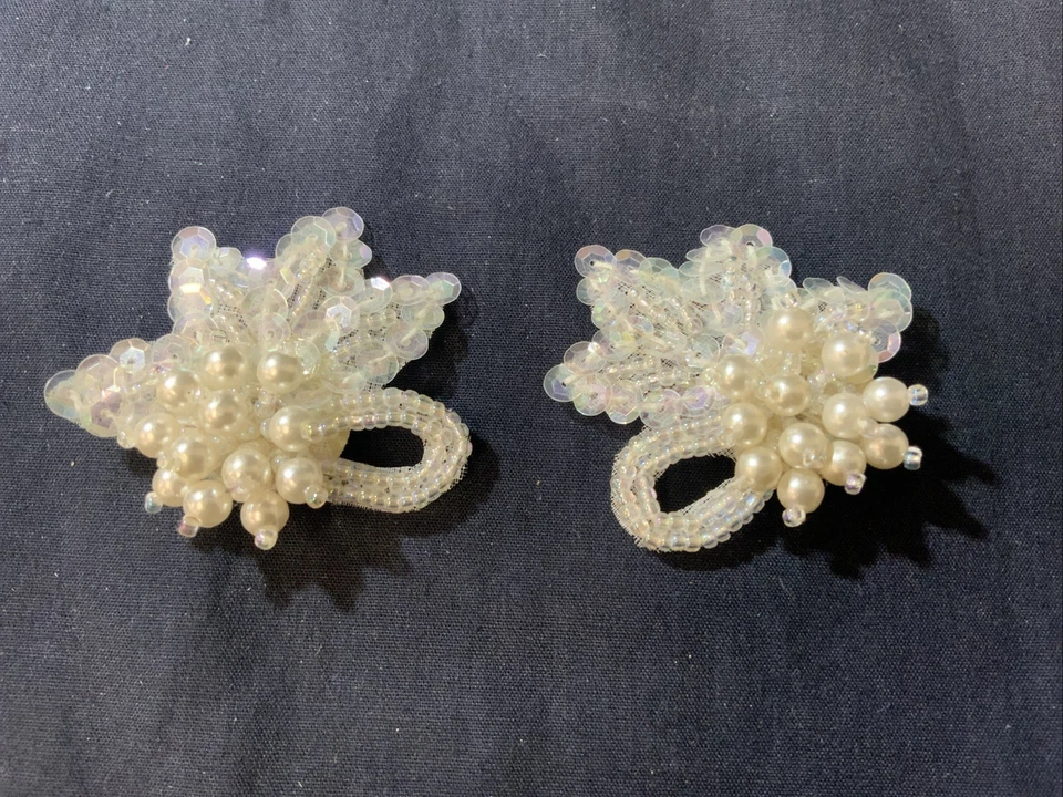 Cuentas de semillas de perlas sintéticas blancas lentejuelas florales boda formal vintage clips para zapatos Foto 1 de 4