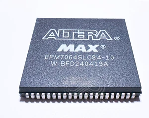 1X EPM7064SLC84-10 ALTERA MAX7000 CPLD 64 Macrocells 84-PLCC 10ns 68 I/O 5V ISP - Picture 1 of 3