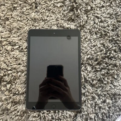 Apple iPad Mini 1st gen, 16GB, Wi-Fi - 7.9" Screen, Good, Space Grey - Image 1 of 2