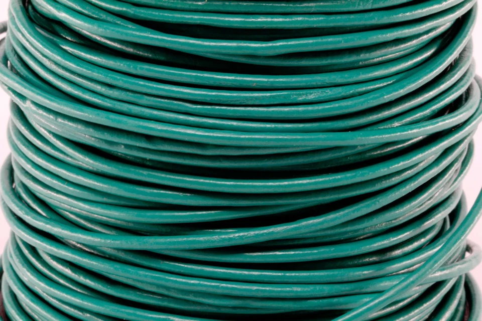 Первоклассный натуральный круглый кожаный шнур веревки струнных инструментов кружева 2 мм 3/32» - выбрать цвет - Изображение 1 из 1