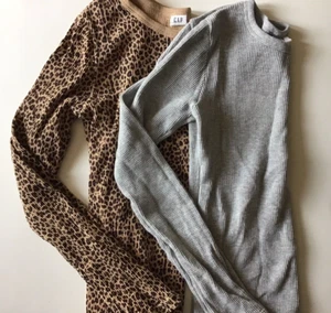 Girls Long Sleeve T Shirts Gap Kids Size XL Gray Animal Print Texture Lot of 2 - Picture 1 of 10