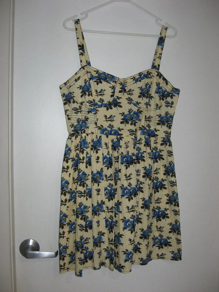 ASOS CREAM FLORAL SLEEVELESS FIT+FLARE DRESS WITH EXPOSED METAL ZIP SIZE 12 NWT - image 1 of 4