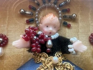 Ex Vote Enfant Gesù ' de Cire Avec Vêtements Décorés Main Vintage Original - Picture 1 of 9