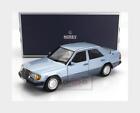 1:18 NOREV Mercedes Benz Classe E 230E 1990 bleu clair NV183945 modèle