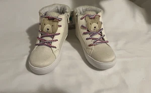 CARTERS LITTLE GIRLS CREAM COLORED BEAR FACE BOOT/ SHOES SIZE 10 NEW - Picture 1 of 9