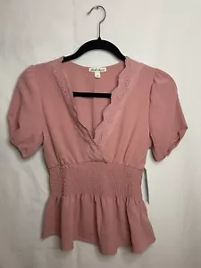 NWT Derek Heart Womens Size S Short Sleeve Smocked Peplum Top Blush Pink Y028 - Picture 1 of 5