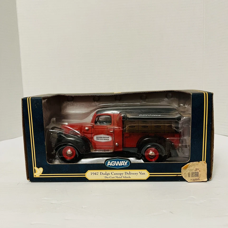 Dodge Canopy Delivery Van Ertl Agway 1947 rojo negro molduras paquetes en la parte trasera Foto 1 de 4