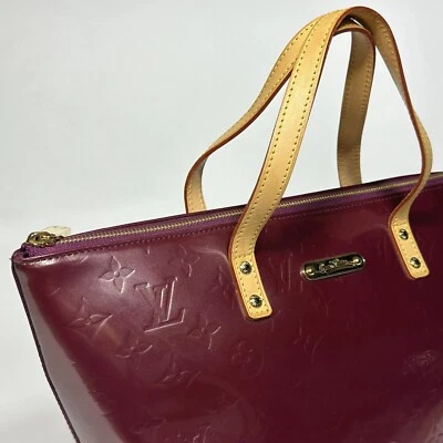 Bolso de Mano Louis Vuitton Bellevue GM Amarante Vernis Charol Borgoña Profundo Foto 1 de 4