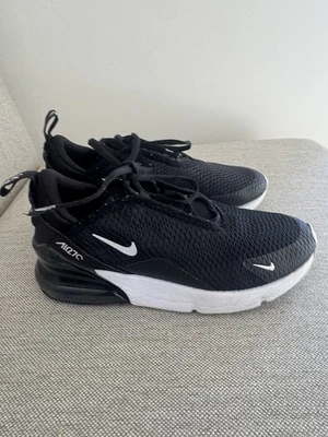 Nike Air Max 270 pré-escolar tamanho 2Y - Imagem 1 de 4