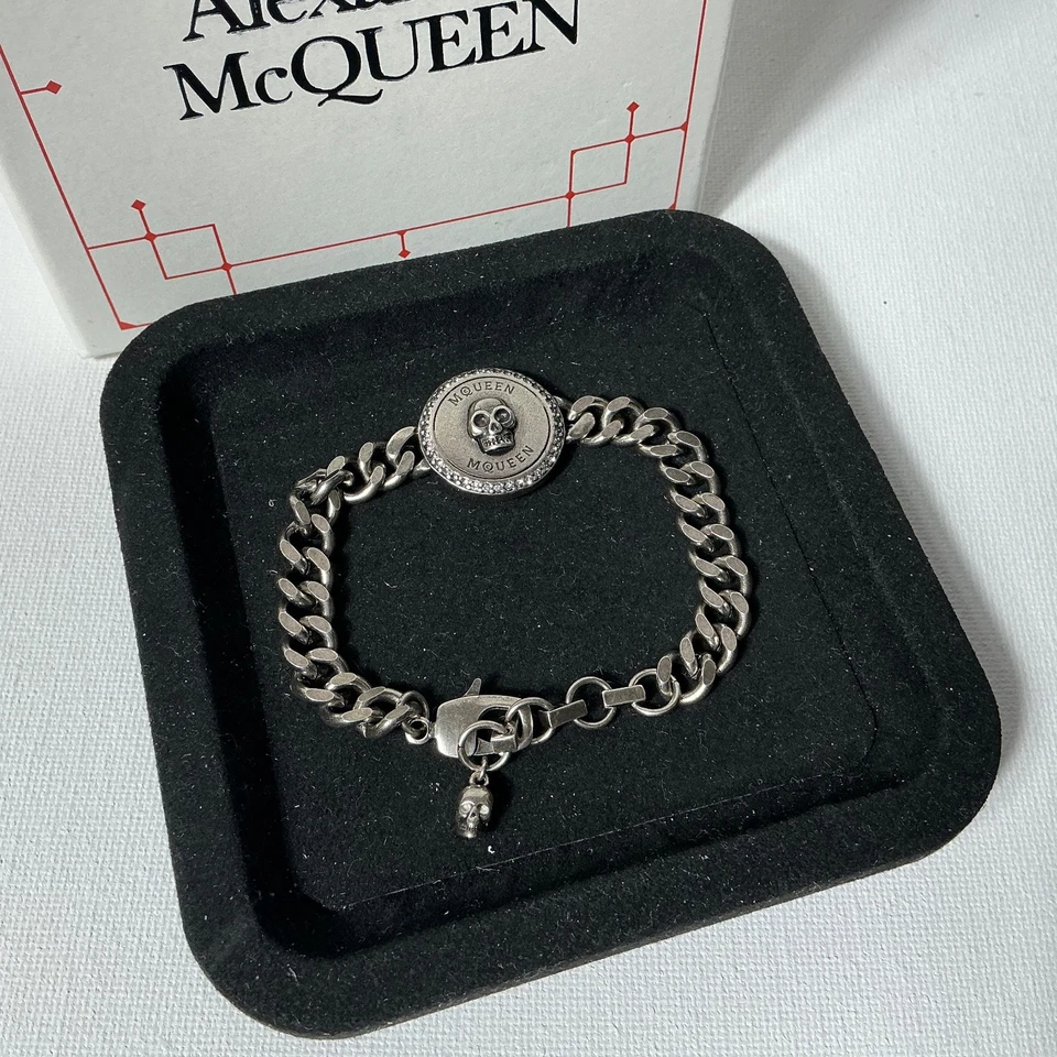 Pulsera calavera plata Alexander McQueen Foto 1 de 3