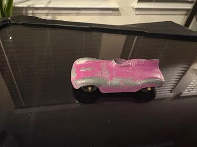 Coche de metal fundido a presión vintage Tootsie Toy USA #3 1955 púrpura Jaguar Racer Foto 1 de 3