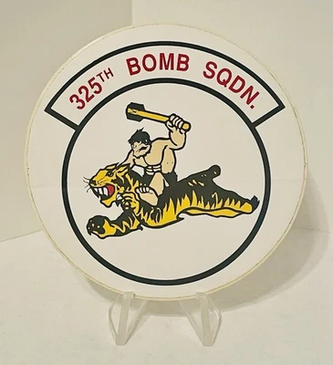 Calcomanía adhesiva de parachoques 3 pulgadas USAF 325th Bomb Squadron Foto 1 de 2