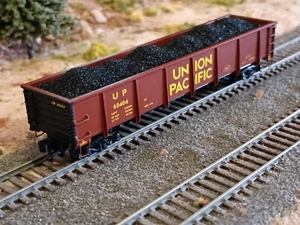 Hay Bros FRESHLY LOADED COAL LOADS (3-PK) - Fits TRAINWORX 46 foot GS Gondolas - Picture 1 of 10