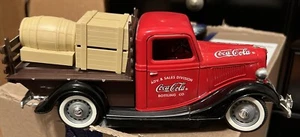Solido Ford V8 Coca-Cola Truck 1/19 Scale. Preowned, Doors Open, Rubber Tires - Picture 1 of 9