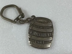  ancien porte clés  door key ALCOOL BIERE BEER KRONENBOURG 1961 - Imagen 1 de 2