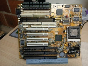Lucky Star 5I-TX1 ver.1.31 socket 7 + CPU Intel 233MMX + 64Mb - GREAT RETRO PC - Picture 1 of 19