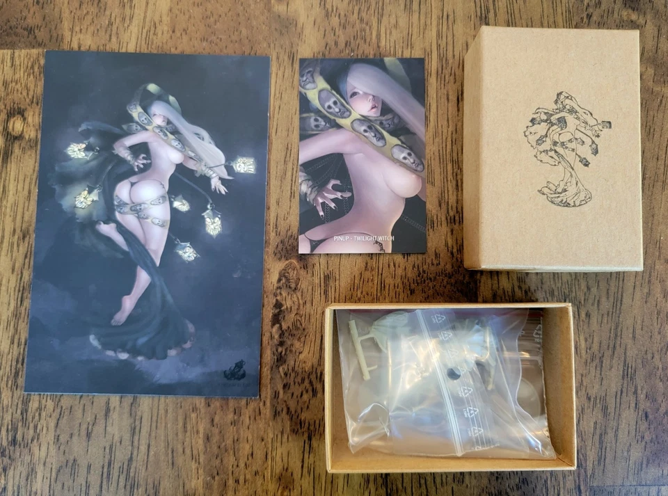 Pinup Kingdom Death Monster Twilight Witch NUEVO Foto 1 de 1