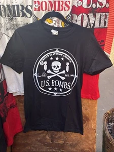DUANE PETERS PUNK ROCK SKATE US BOMBS T SHIRT sz small - Picture 1 of 2