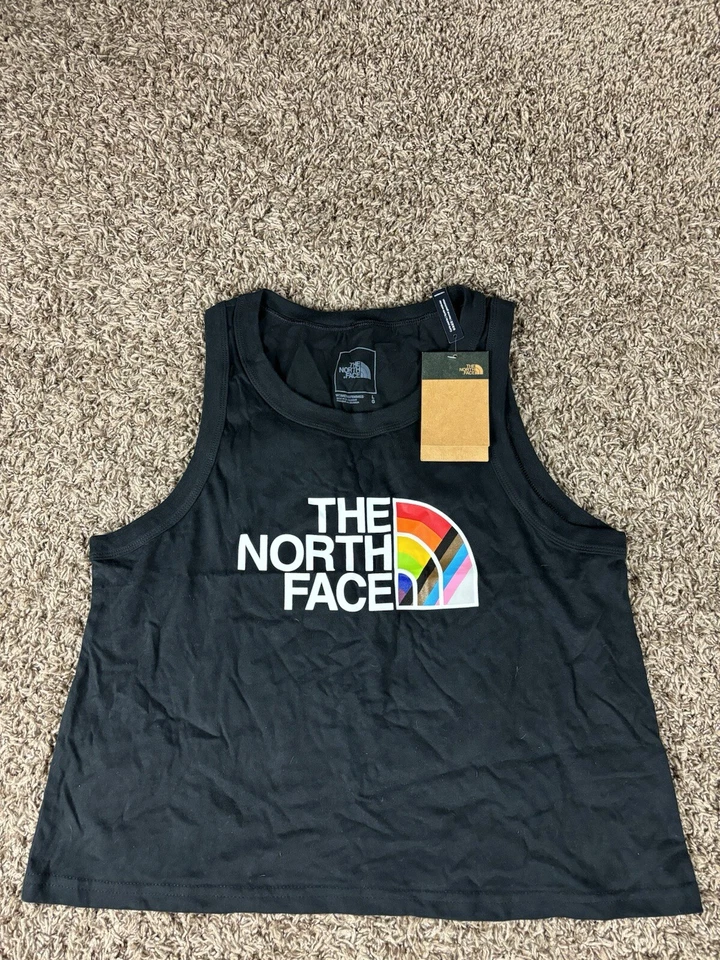 Camiseta sin mangas The North Face Pride reciclada para mujer TNF negra selecciona una talla grande Foto 1 de 4