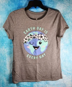 Justice Girl's Size 18/20 Gray "Earth Day" Short Sleeve Graphic Tee NWOT  - Picture 1 of 4