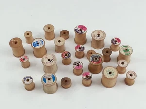 Vintage 25 Piece Empty Wood Wooden Thread Spool Lot Collection - Picture 1 of 4