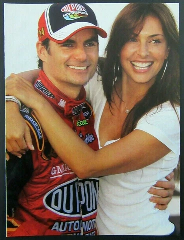 NASCAR Driver JEFF GORDON & WIFE Full Color Nascar Illustrated Magazine Poster Cover
