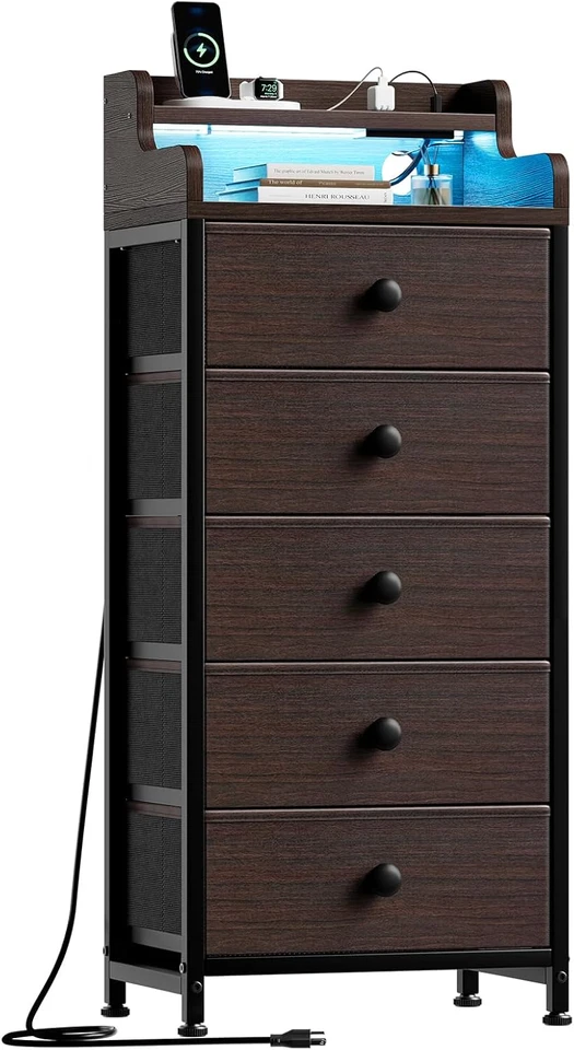 Cómoda de 5 cajones para dormitorio con estación de carga y luces LED, cómoda marrón o Foto 1 de 4