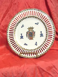 Chinese Armorial Porcelain Decorator Plates with Reticulated Gilt Border - Picture 1 of 5