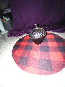 CAST IRON ACORN WITH TOP VOGUE CANDLE HOLDER - Picture 1 of 7