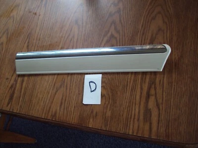 1995-2002 ELDORADO LH DRIVERS SIDE QUARTER FENDER TRIM MOLDING WHITE DIAMOND - Изображение 1 из 4