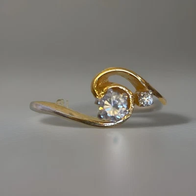 18 KHGE Yellow Gold-Plated Two Clear Stone Swirl Ring Size 7 Elegant Timeless - Image 1 of 4