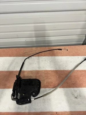 Actuador de pestillo de cerradura de puerta delantera derecha Buick Enclave 2018-2024 OEM 13598385 Foto 1 de 4