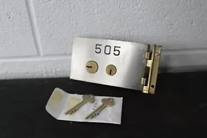 VINTAGE DIEBOLD SAFE DEPOSIT BOX LOCK W/ KEY & HINGE SAFETY DOOR- MEDIUM - Picture 1 of 4